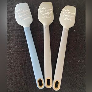 Drew Barrymore spatulas